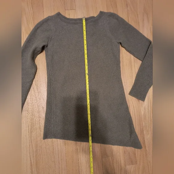 Merino blend asymmetrical sweater - Picture 5 of 7